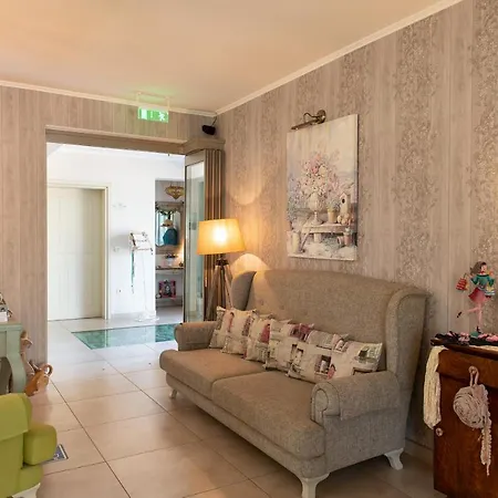 Bed & Breakfast Anthelion *